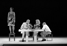 Botho Strauß UNERWARTETE RÜCKKEHR Stadttheater Bern 2004